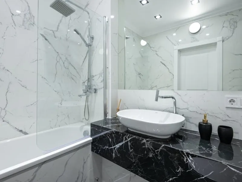 Salle de bain moderne — Charleroi — avant travaux